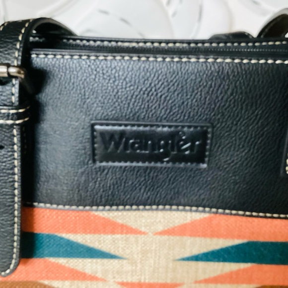 Wrangler Aztec Print Leather Tote Bag with Concealed Carry - Picture 5 of 12